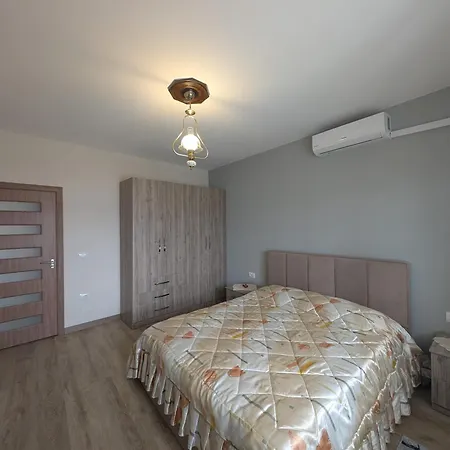 Ani * Pogradec